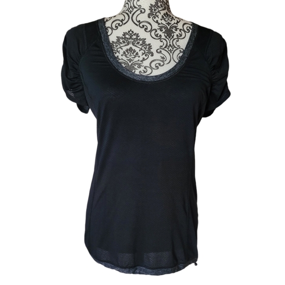 lululemon athletica Tops - Lululemon scoop neck t-shirt size 6